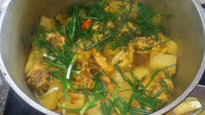 Huong-dan-lam-canh-ca-nau-cu-cai-chuan-vi-que-nha Cach-lam-canh-ca-nau-cu-cai-mem-thom-hap-dan