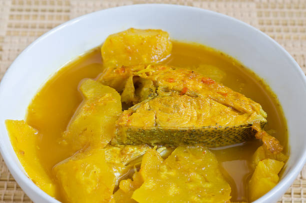 Cach-lam-gaeng-som-sup-ca-ri-chua-kieu-thai